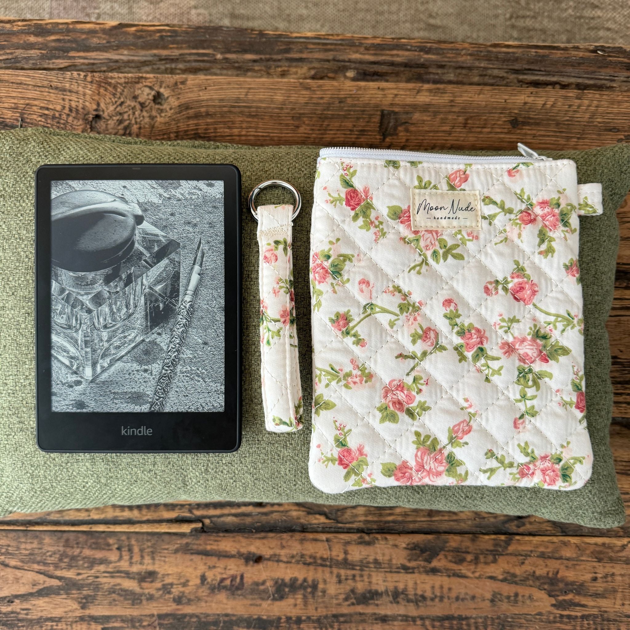 Roze eReader Pouch